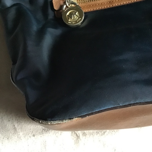 MICHAEL KORS NAVY BLUE NYLON PURSE - Picture 2 of 5